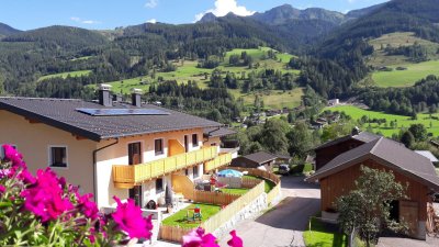 Neubauwohnung in sonniger u. ruhiger Lage in Bruck/Glstr. privat zu vermieten.