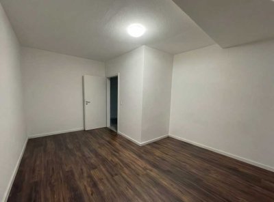 Helle renovierte Dachgeschoss 5 Zimmer Wohnung in Bochum Wattenscheid mit guter Anbindung