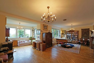 Gründerzeit-Villa aus 1901 mit PV-Anlage, Schwimmhalle und Sauna im Klosterneuburger Zentrum