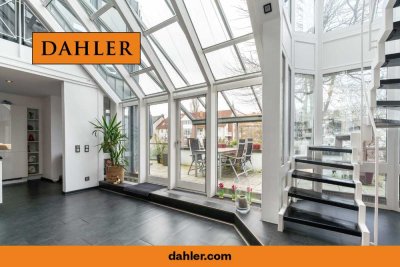 Ein besonderes Wohngefühl bietet diese sonnige Wohnung mit Galerie und großem Balkon
