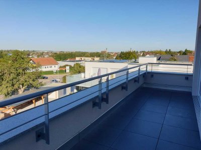 schöne 2,5-Zi-Penthouse-Whg. mit Dachterrasse und Garage zu vermieten