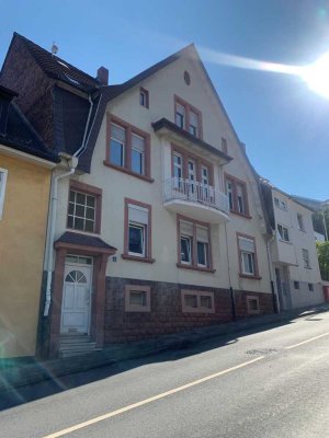 Kaiserslautern - Nähe Waldschlösschen - attraktive Altbauwohnung mit großem Balkon
