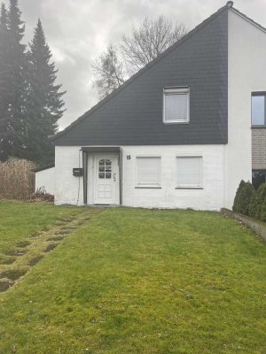 Wohnen mit Charakter: Doppelhaushälfte in Düsseldorf-Urdenbach