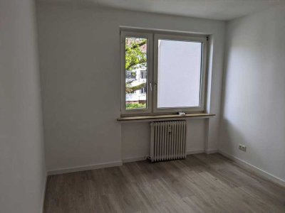 Stilvolle 2-Zimmer-Wohnung mit Balkon und EBK in Neu-Schwachhausen