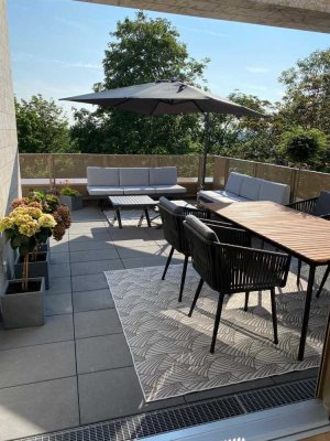 4-Zimmer Penthouse mit gehobener Ausstattung, 44 qm Dachterrasse, Küche, 2 Bädern, 2 Parkplätze