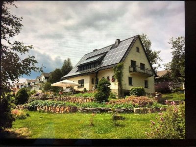 Eleganz trifft Weitblick: Stilvolles Zuhause mit Gästequartier. Großzügig, charmant & charaktervoll!