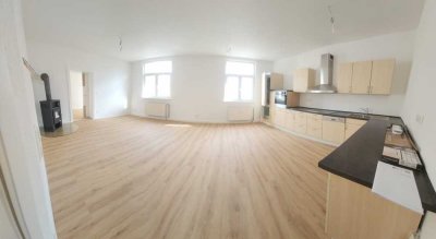 Kernsanierte freundliche 3-Zimmer-Wohnung