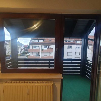 Schöne und gemütliche 2 Zimmer Wohnung mit Balkon
