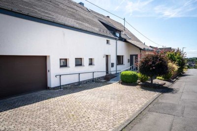 Großzügiges Wohnhaus mit vielseitigen Nutzungsmöglichkeiten in bevorzugter Lage von Höhn