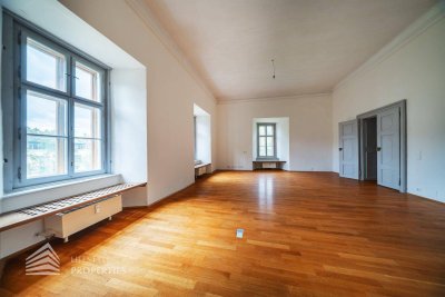 Residieren im Schloss! 3-Zimmer Wohnung in Ebergassing