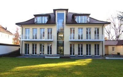 Hochwertige 2-Zimmer Dachgeschosswohnung mit Einbauküche, Balkon, TG-Platz im Johanniterviertel