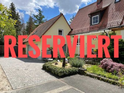 RESERVIERT- Ihr privates Paradies zu zweit - Stilvolles Haus mit Pool, Doppelgarage und Gartenidylle