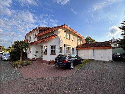 Familienfreundliche Doppelhaushälfte mit Garten und Garage