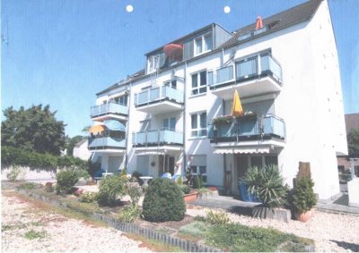 Wesseling, zentral gelegen, 3,5 Zimmer Galerie Wohnung mit Balkon
