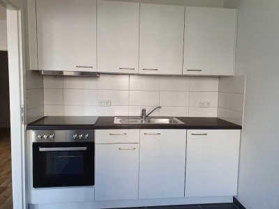 Ab 25.07.2026***Einbauküche"***Frisch renovierte 3-Zimmer-Wohnung mit Balkon!