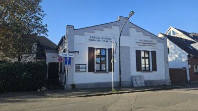 Historisches Bürohaus in Rheinnähe