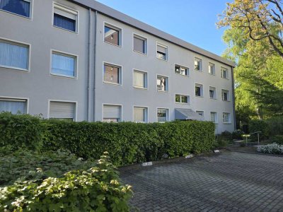 4-Zimmer-Erdgeschosswohnung mit Terrasse, Gartenmitbenutzung und Stellplatz in Leverkusen