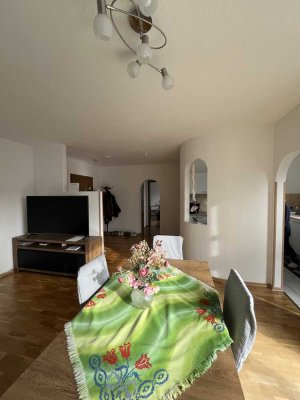 Gepflegte 2,5-Zimmer-Wohnung mit Balkon im 1. OG in Worms-Herrnsheim