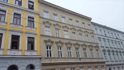 UNBEFRISTETE HELLE ALTBAUWOHNUNG / THALIASTRASSE / NÄHE BRUNNENMARKT