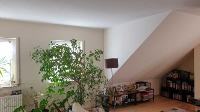 Maisonette-Wohnung mit drei Zimmern sowie Balkon und EBK in Urmitz/Rhein