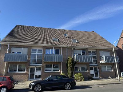 Platz für die ganze Familie! Schöne und gepflegte 3-Zimmer-Dachgeschosswohnung mit Balkon