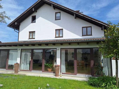 Großes Mehrgenerationenhaus mit vielfältiger Nutzungsmöglichkeit