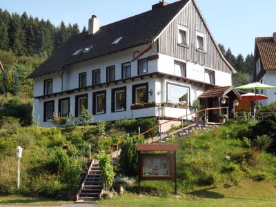 Geräumiges, günstiges und gepflegtes 12-Raum-Haus in Osterode am Harz