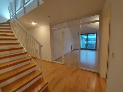 Schicke 3-Zimmer Maisonette, Balkon und TG-Platz