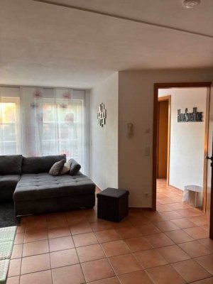 Ansprechende 2,5-Zimmer-Souterrain-Wohnung mit geh. Innenausstattung mit Balkon und EBK
