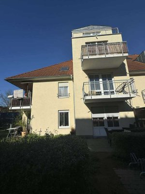 ***Unschlagbares Investment in grüner Lage***  2-Raum Wohnung mit Terrasse in Weißig