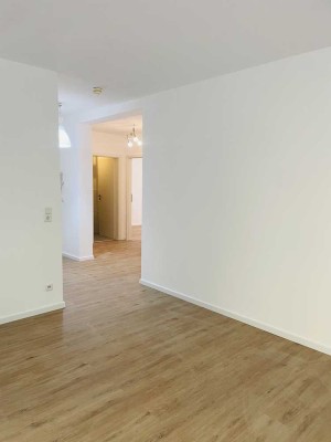 Modernisierte Wohnung mit vier Zimmern und Terrasse in Eppstein