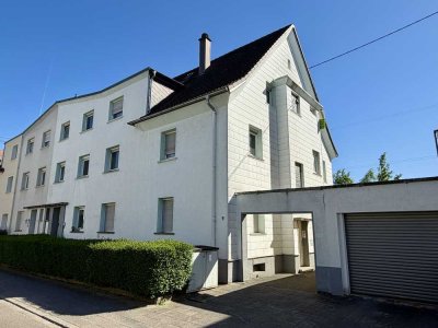 Dreifamilien-/Reihenendhaus in guter und grüner Wohnlage