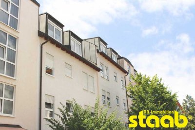 MITTEN IM LEBEN! HELLE STADTWOHNUNG MIT EINBAUKÜCHE, BALKON UND TIEFGARAGE!