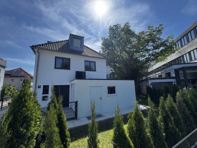 EXKLUSIVES WOHNERLEBNIS: Hochwertige Doppelhaushälfte (Neubau) nahe Nymphenburg