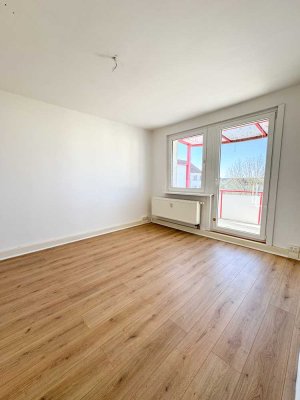 +++EINBAUKÜCHE MÖGLICH! HELLE & SANIERTE 2 ZIMMERWOHNUNG MIT BALKON+++