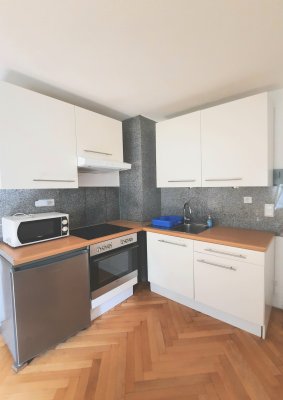 2-Raum Wohnung Top Lage in Stuttgart Möhringen, Voll Möbliert mit Einbauküche und Zubehör,  WLAN,  Nähe ÖPNV