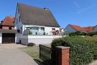 200 m zur Ostsee - Großzügiges Haus mit Einliegerwohnung & Garage