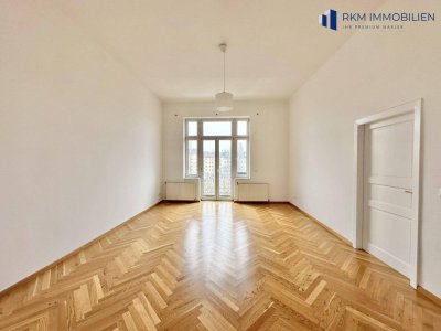 Klassische Wiener Altbauwohnung mit 4 Zimmern und Balkon mit Blick auf den Donaukanal