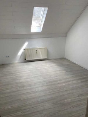 4-Zimmer-Wohnung mit EBK und zwei Balkonen in Riedstadt