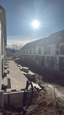 Ganzes Haus zum Preis einer Wohnung: Neubau 5,5-Zi-Reihenhaus mit Einbauküche, Smart Home und Keller