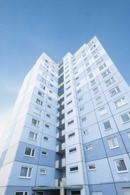 4-Zimmer Wohnung im 12. OG mit Balkon in Frankfurt-Hausen