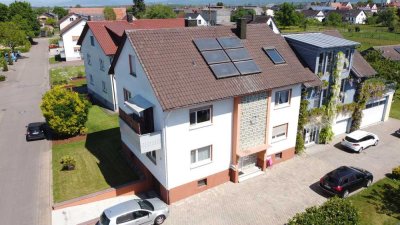 Zweifamilienhaus mit großem Grundstück in Kürzell