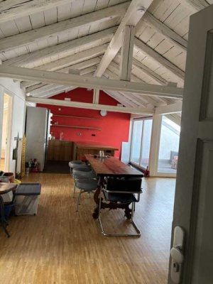 Wohnen im Denkmal - Dachgeschoss Studio mit Terrasse in der Maxvorstadt!