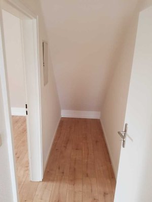 Moderne 2‑Zimmer Dachgeschosswohnung in Rudow (Neukölln)