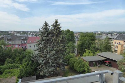 Lassen Sie sich überraschen! - Tolle 3-Raum im DG mit zusätzlichem Spitzboden