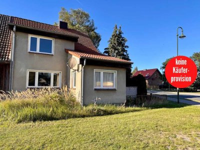 HORN IMMOBILIEN++ Doppelhaushälfte in Rossow, sanierungsbedürftig mit kleinem Garten