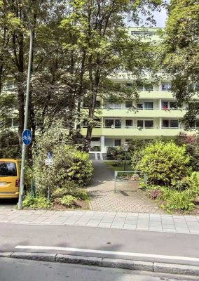 PROVISIONSFREIE leerstehende 3,5-Zimmer-Wohnung Aufzug, Balkon, Kellerabteil und Stellplatz