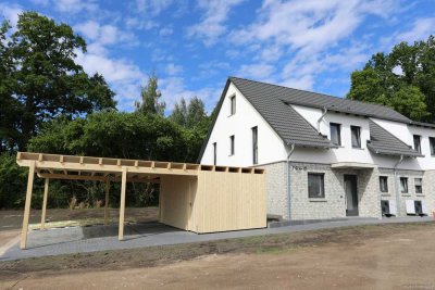 Moderne Doppelhaushälfte mit Carport in Gifhorn - Gamsen