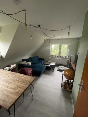 Freundliche 3-Zimmer-DG-Wohnung mit Einbauküche in Baunatal-Guntershausen