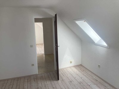 Schöne, vollständig renovierte 2-Zimmer-Wohnung zur Miete in Mörfelden-Walldorf
